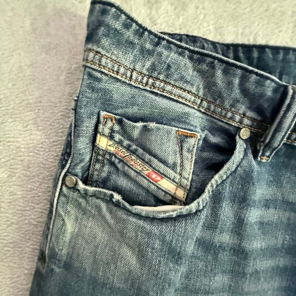 Diesel Larkee Mens 38x32 Blue Distressed Regular Straight Leg Jeans Medium Wash - Picture 4 of 12